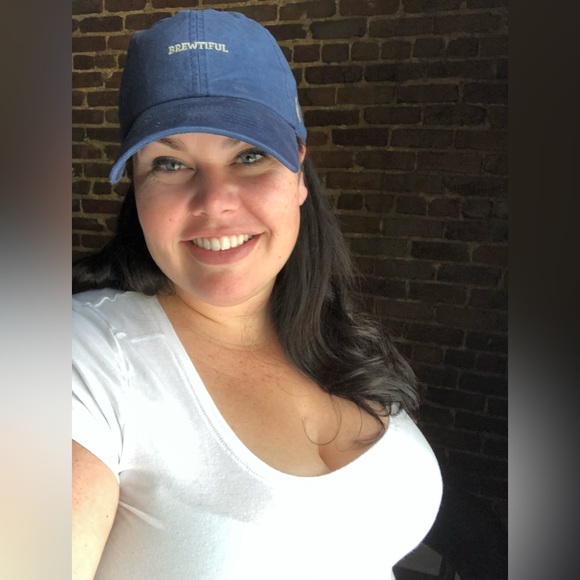 Meet your Posher, Averill - Picture 2 of 8